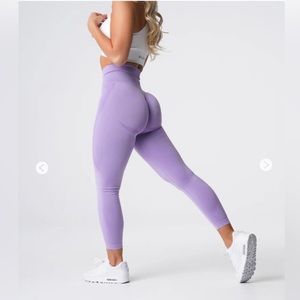 XS NVGTN lavender contour leggings!
